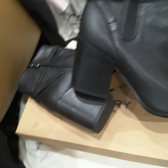 FRANKO SARTO ANKLE BOOTS WITH ZIPPER CLOSURE - Picture 3 of 9